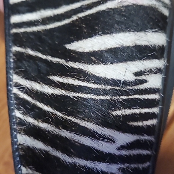 Nine West zebra sandals size 9 - Picture 4 of 6